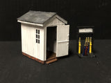 Porthmadog signal mans Hut with levers and glazing - OO9/OO/HO
