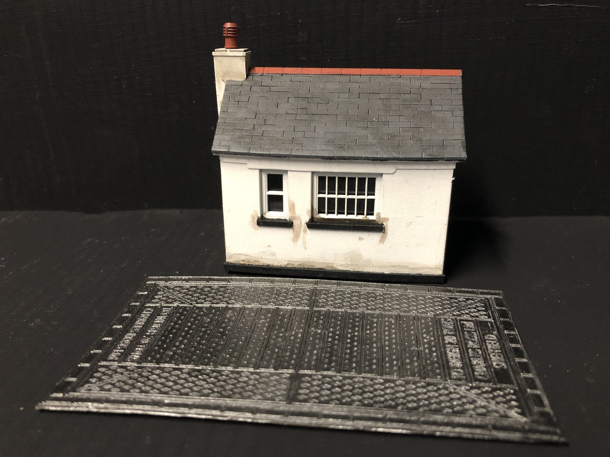 Narrow Minded Railworks Two Lamp Huts With Glazing – OO9/OO/HO Scale – Buckfastleigh Inspired Model Railway Building