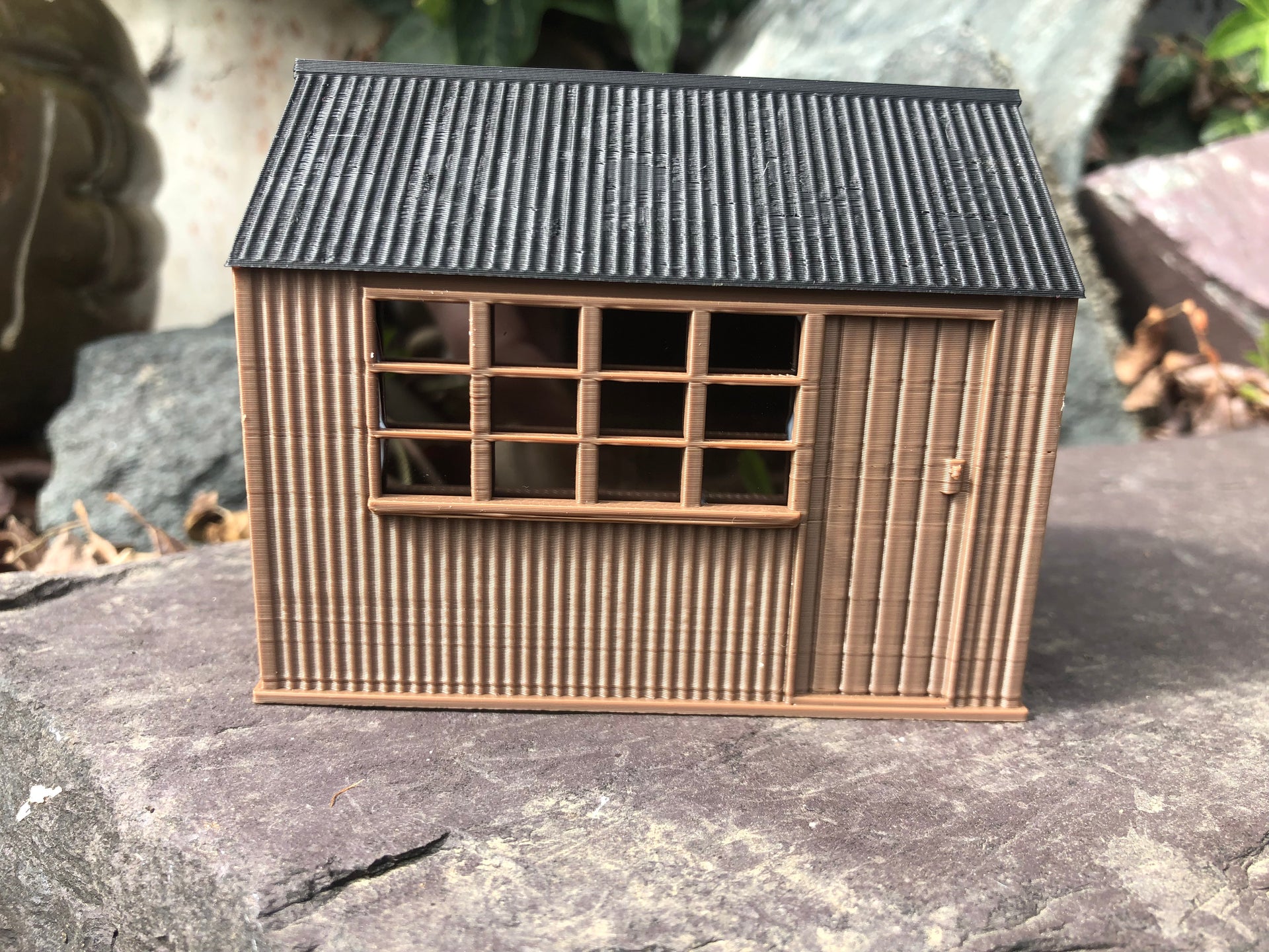 NG7 7mm scale corrugated steel Avery workshop building kit with glazed windows for O and narrow gauge model railway layouts