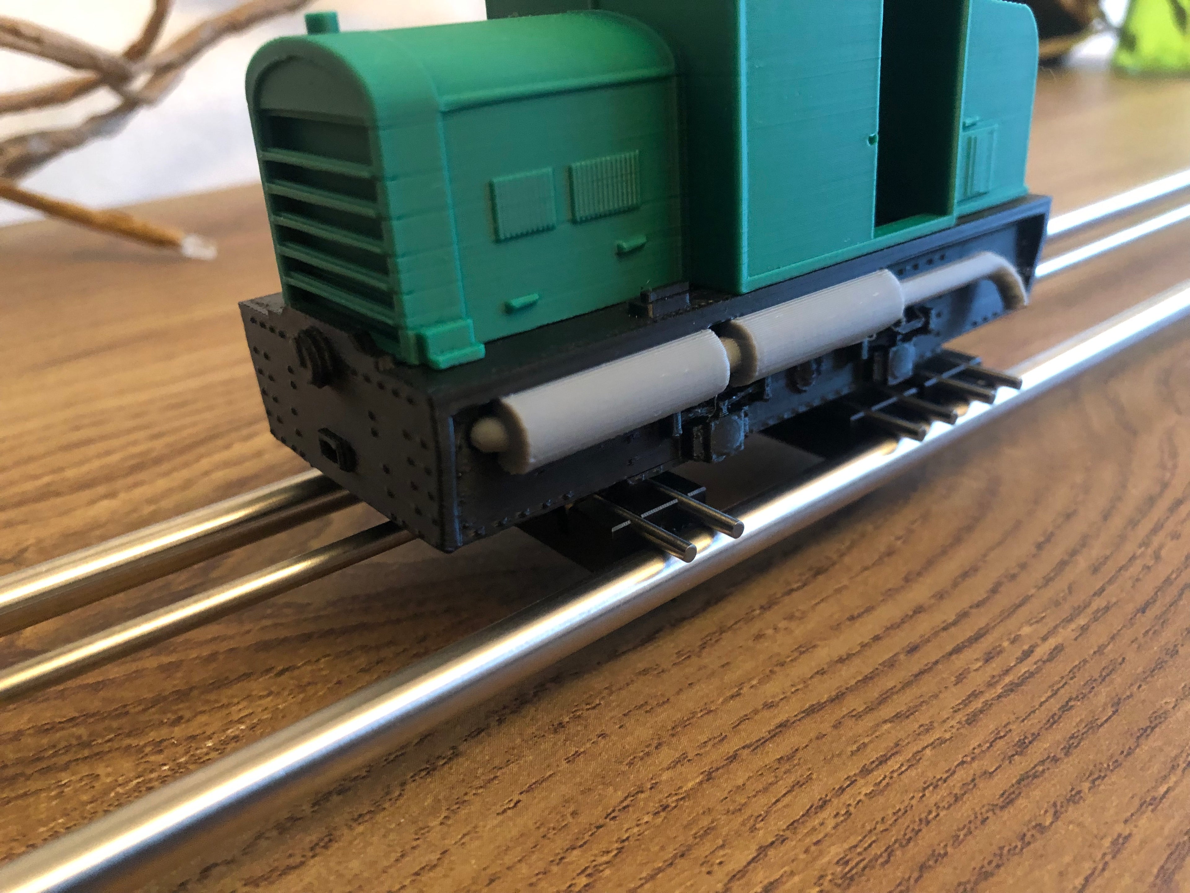 OO gauge rolling road with 8 axle supports for testing and running in model locomotives, also suitable for O16.5, NG7 and GN15 scales