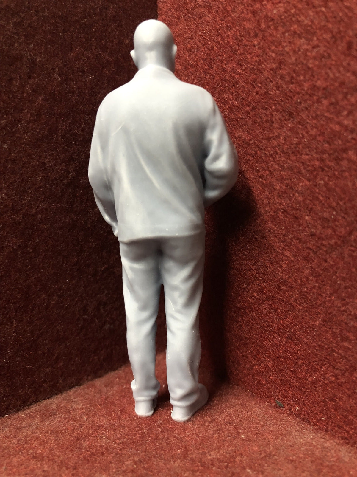 16mm scale 1:19 SM32 garden railway driver figure, 3D scanned from a real person, posed standing for use on model layouts