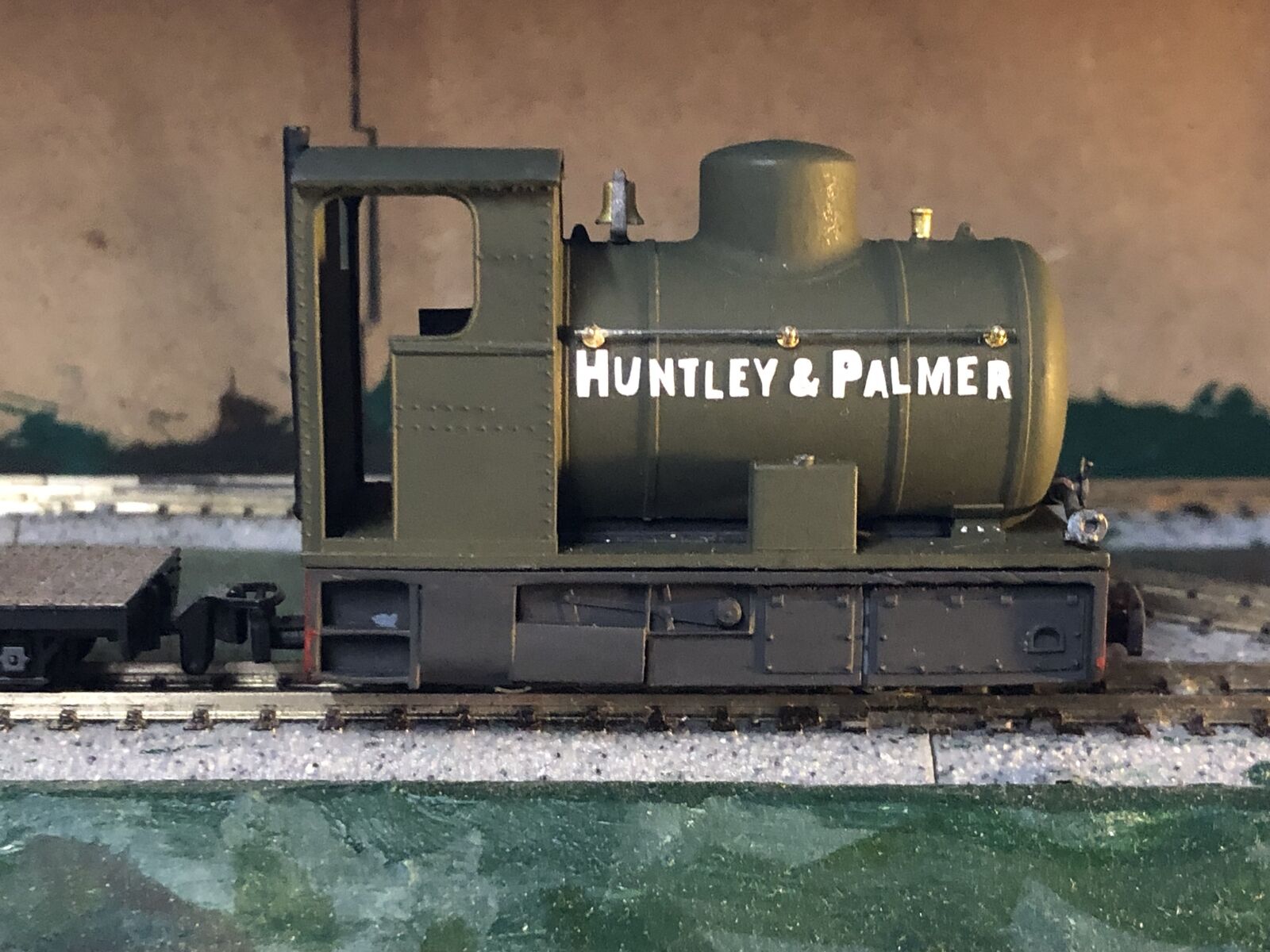 OO9 narrow gauge WG Bagnall fireless locomotive body kit for Kato 11-109 chassis, shown as an unpainted model railway engine