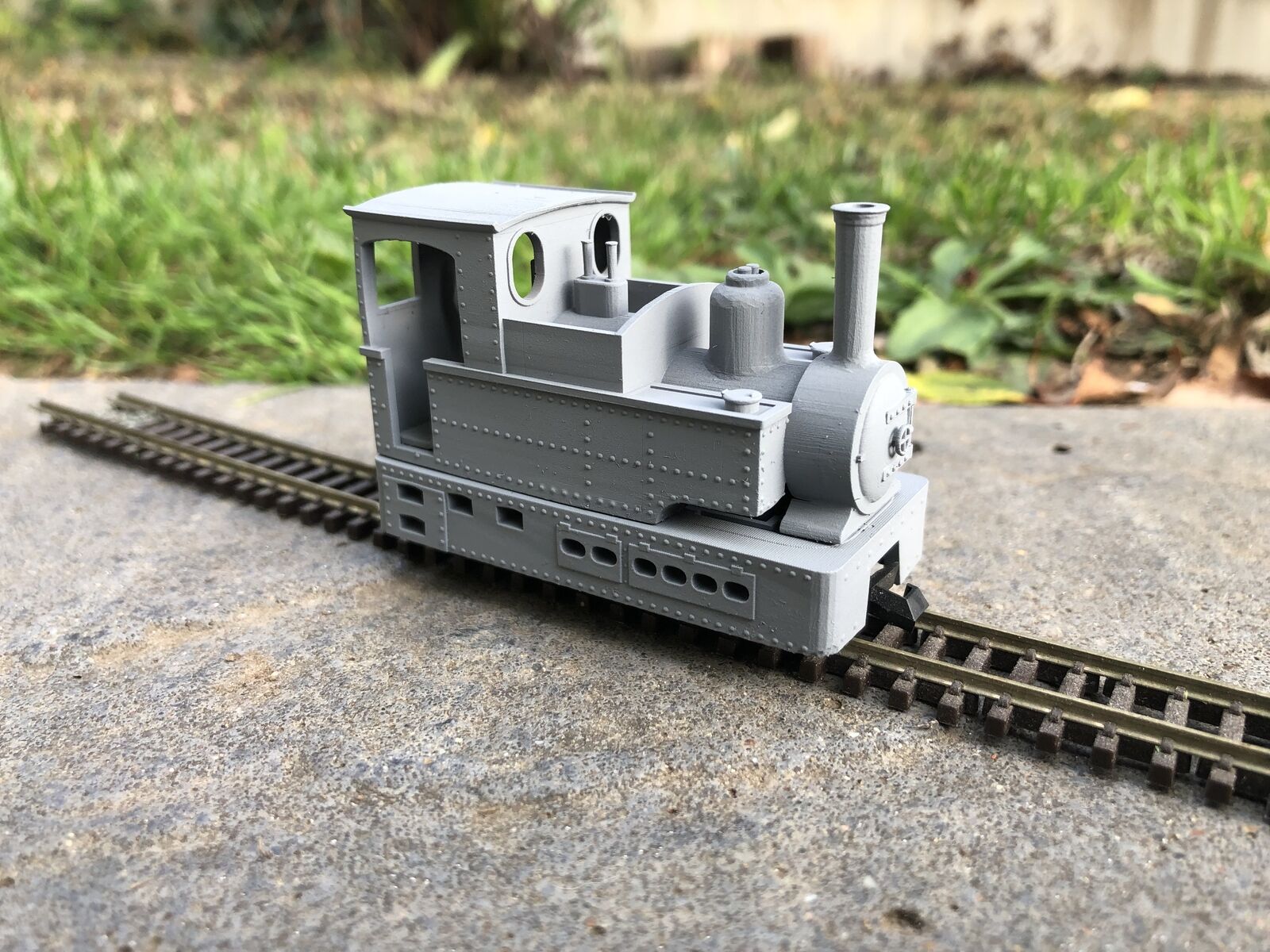 OO9 narrow gauge steam locomotive kit with coal bunker, designed to fit a Kato 11-109 motor bogie chassis