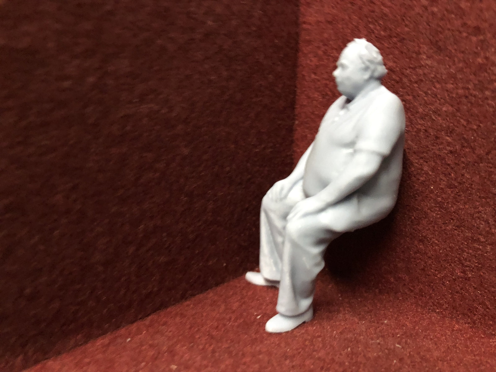 16mm scale 1:19 seated driver figure for garden railway layouts, 3D scanned, suitable for SM32 model trains