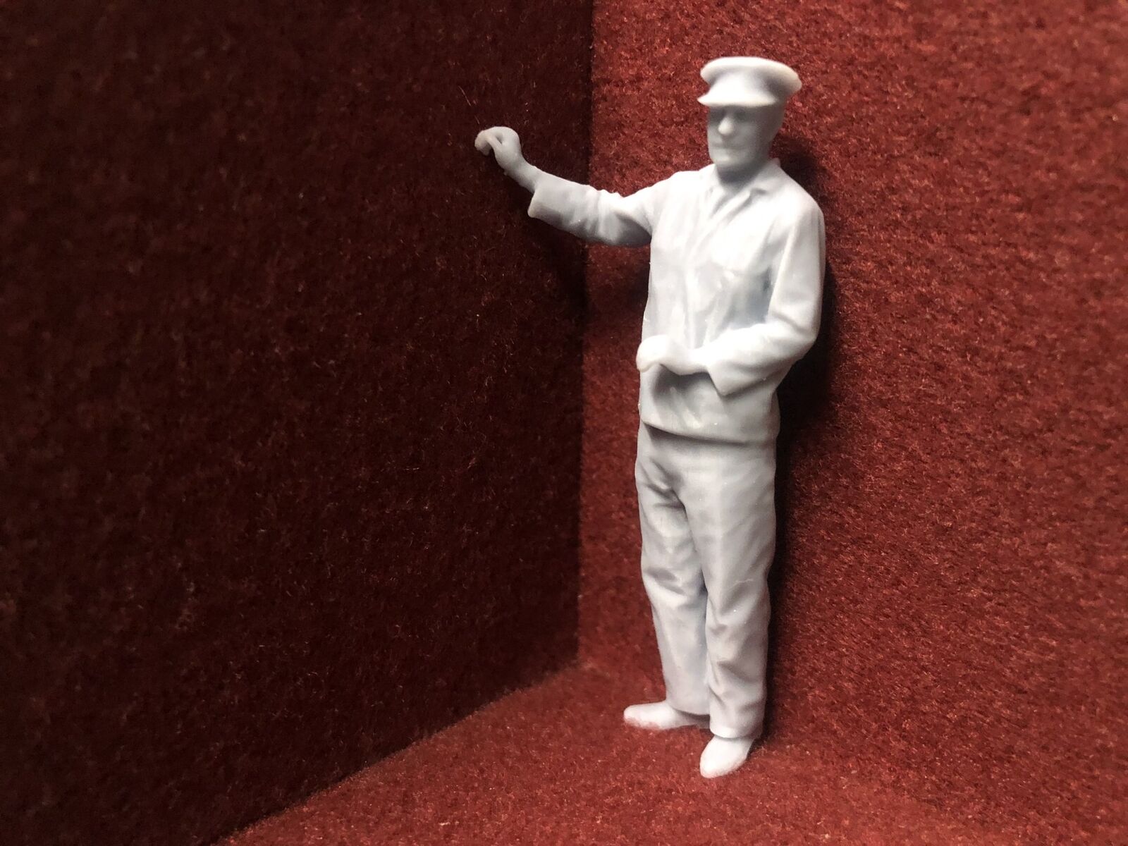 Unpainted G-scale 1:22.5 driver figure wearing a hat for GN15 or G-scale model railway layouts