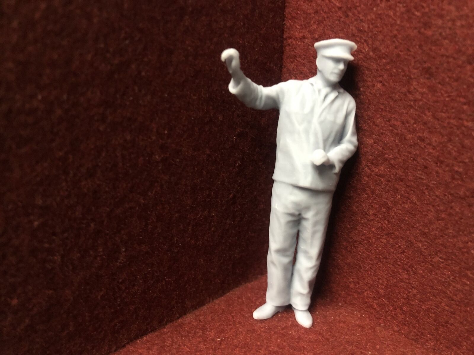 Unpainted G-scale 1:22.5 driver figure wearing a hat for GN15 or G scale model railway layouts