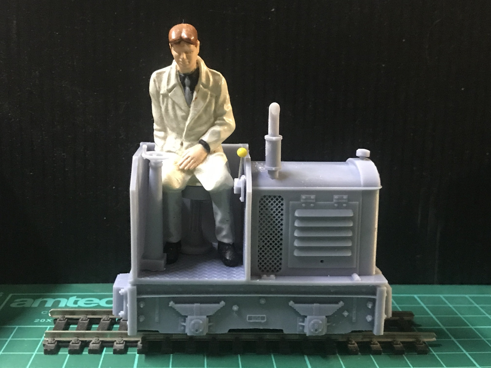 GN15 narrow gauge Lady Elsa side-seat diesel critter locomotive kit body shown to fit a Tenshodo motor bogie chassis