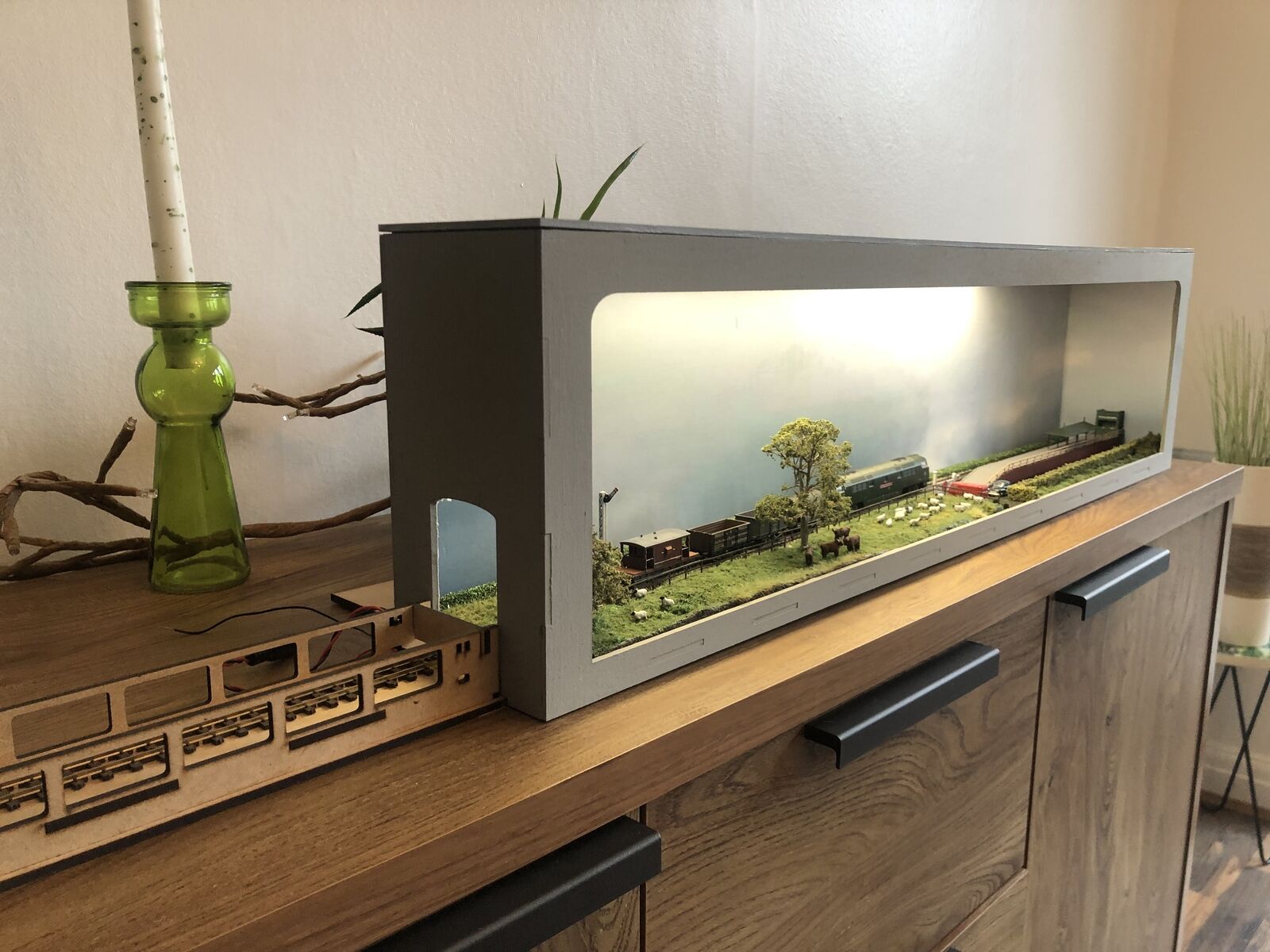 75cm model railway shelf diorama kit with optional fiddle stick and lighting, suitable for OO/HO scale layouts