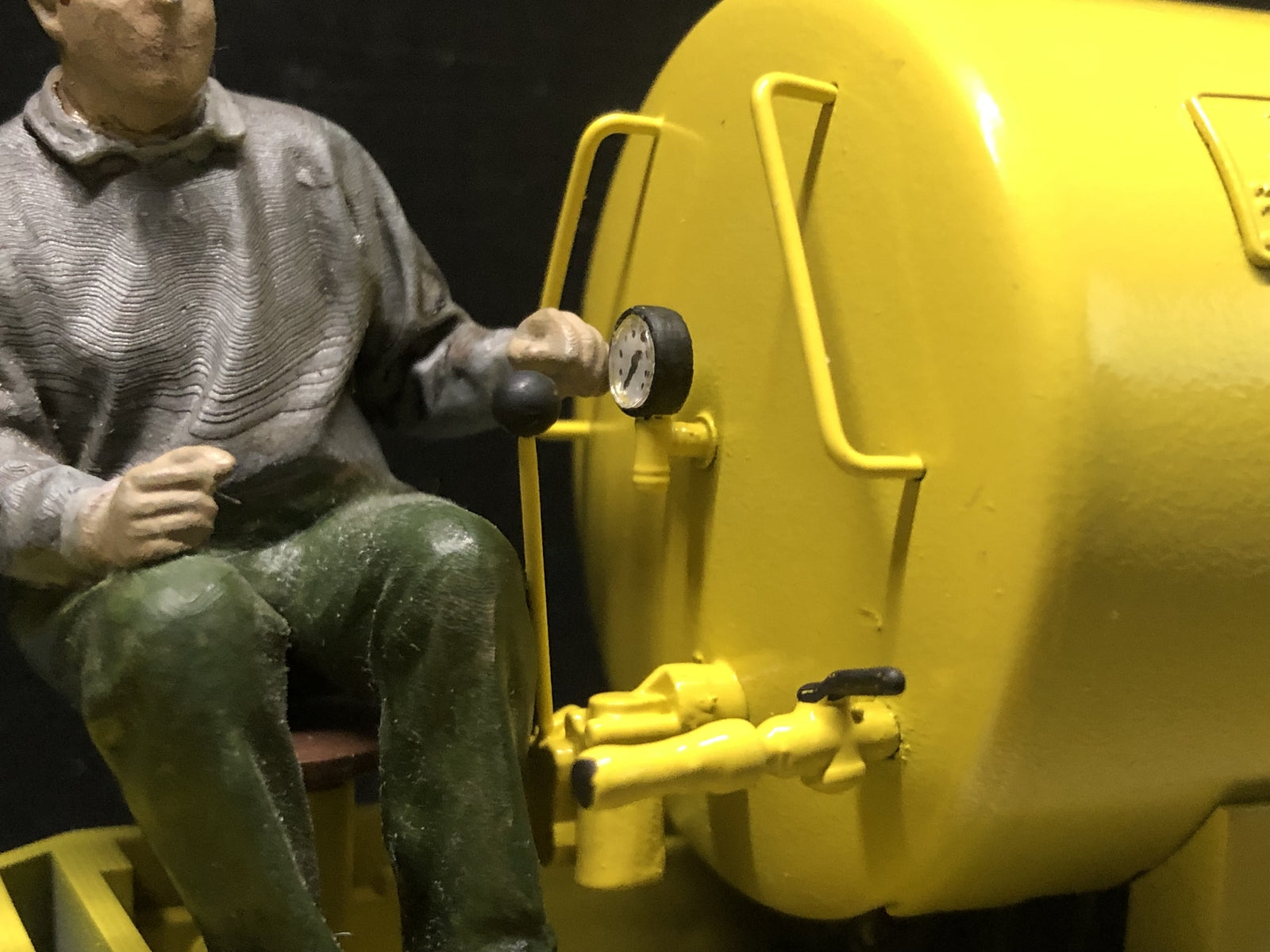 GN15 Eimco pneumatic loco kit with driver, designed for a Lima 0-4-0 chassis on 16.5mm narrow gauge track