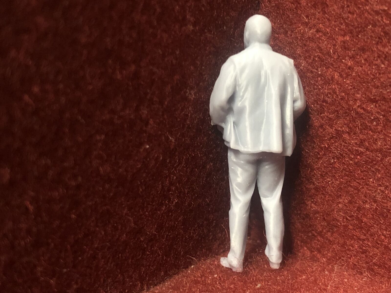 Unpainted 1:43.5 scale NG7/O gauge resin worker and civilian figures multi-pack for model railway layouts