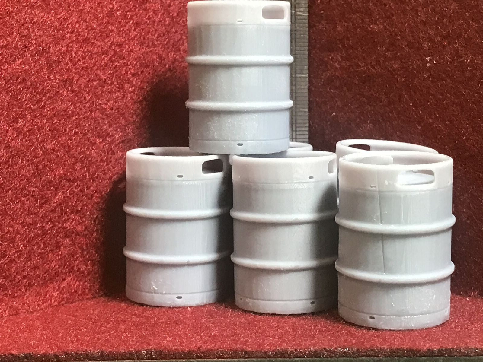 SM32 16mm scale live steam garden railway kit featuring detailed 50L beer keg wagon accessories