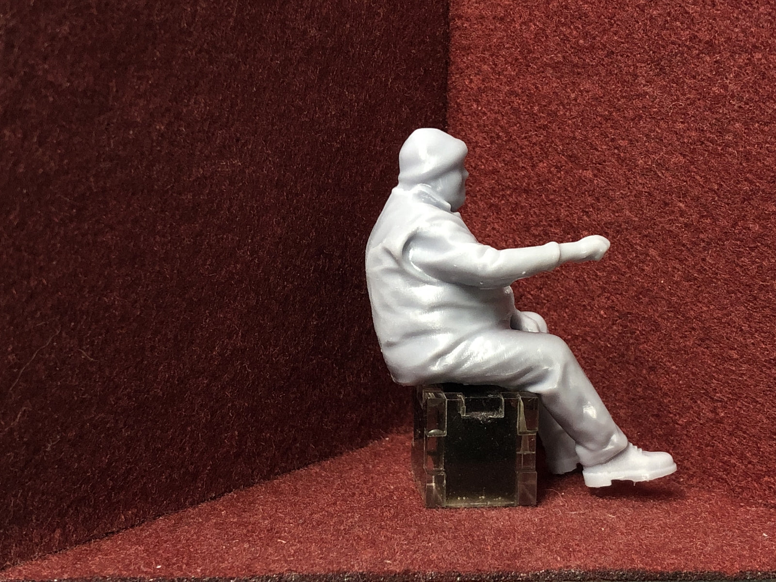 G-scale 1:22.5 seated driver figure for model railways, suitable for GN15 narrow gauge layouts and Bachmann-based chassis