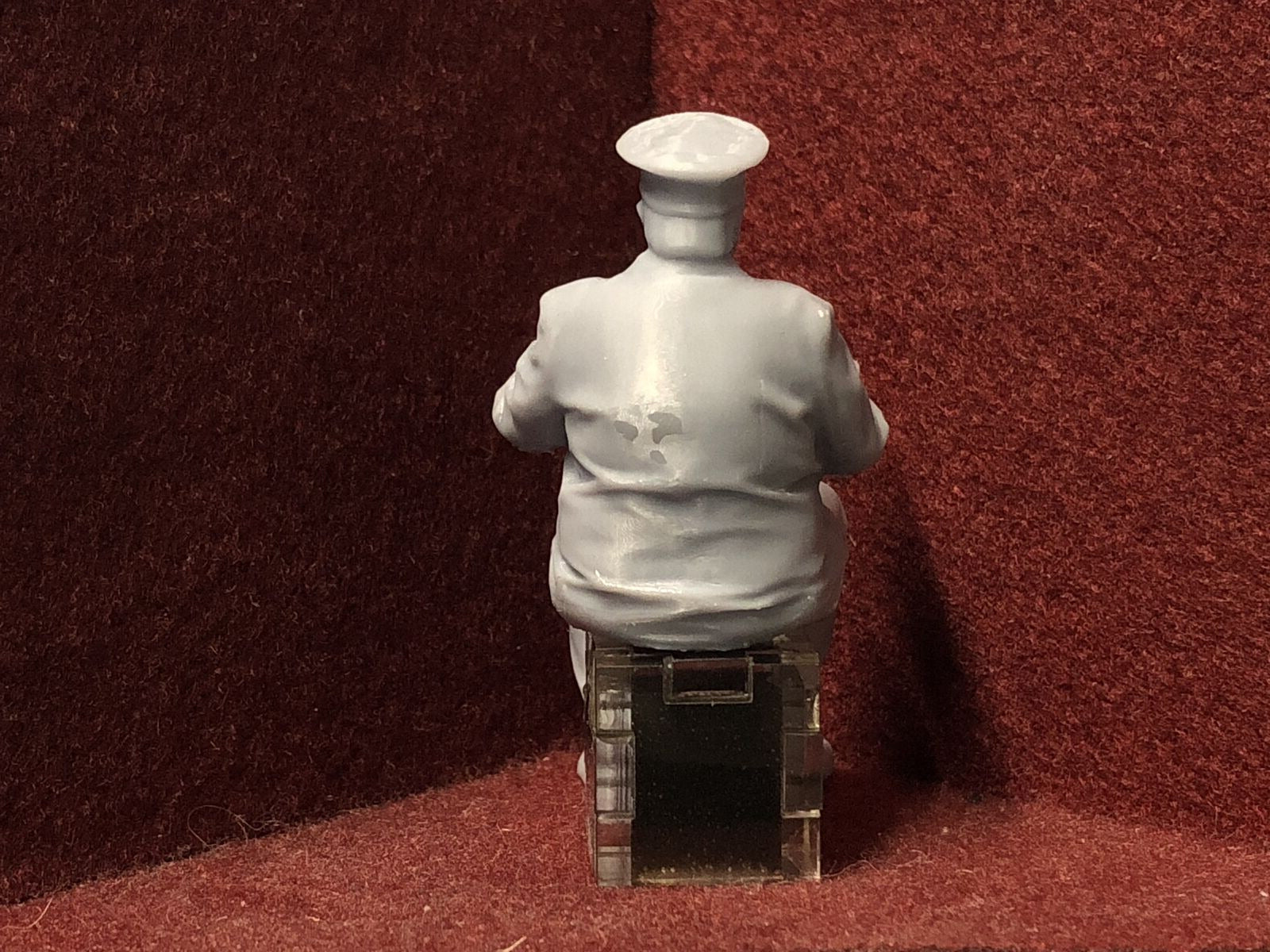 G-scale 1:22.5 seated driver figure for model railways, suitable for GN15 narrow gauge layouts.