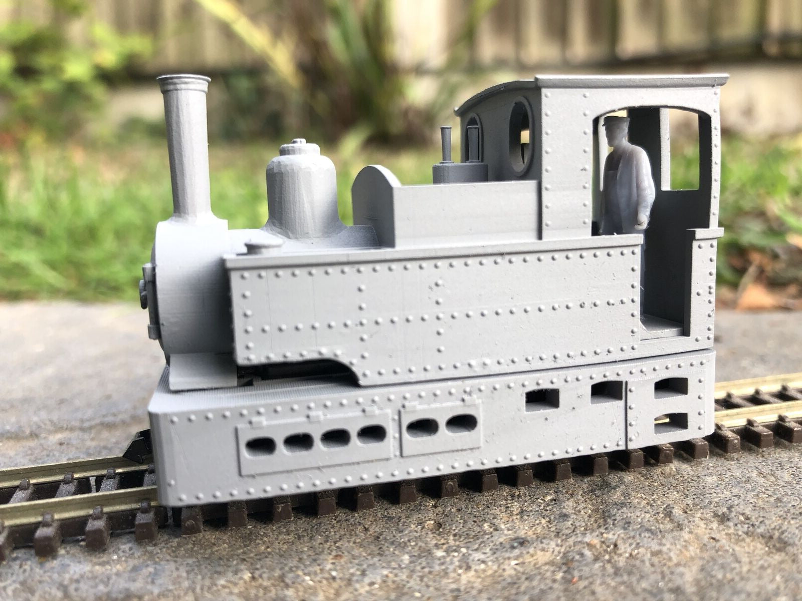 OO9 narrow gauge steam locomotive kit with coal bunker, designed to fit a Kato 11-109 motor bogie chassis