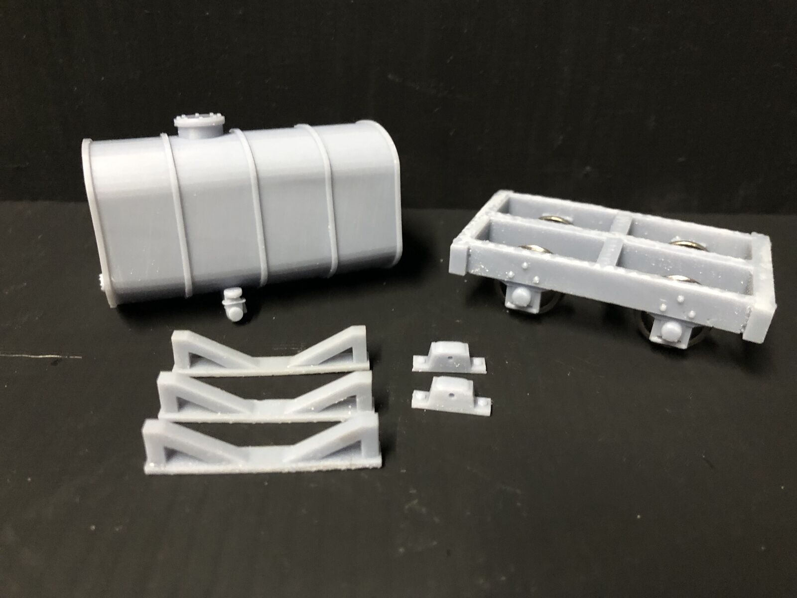 Gn15 narrow gauge diesel tanker wagon model kit with single fuel tank, bogie frame and 12.5mm spoked wheels