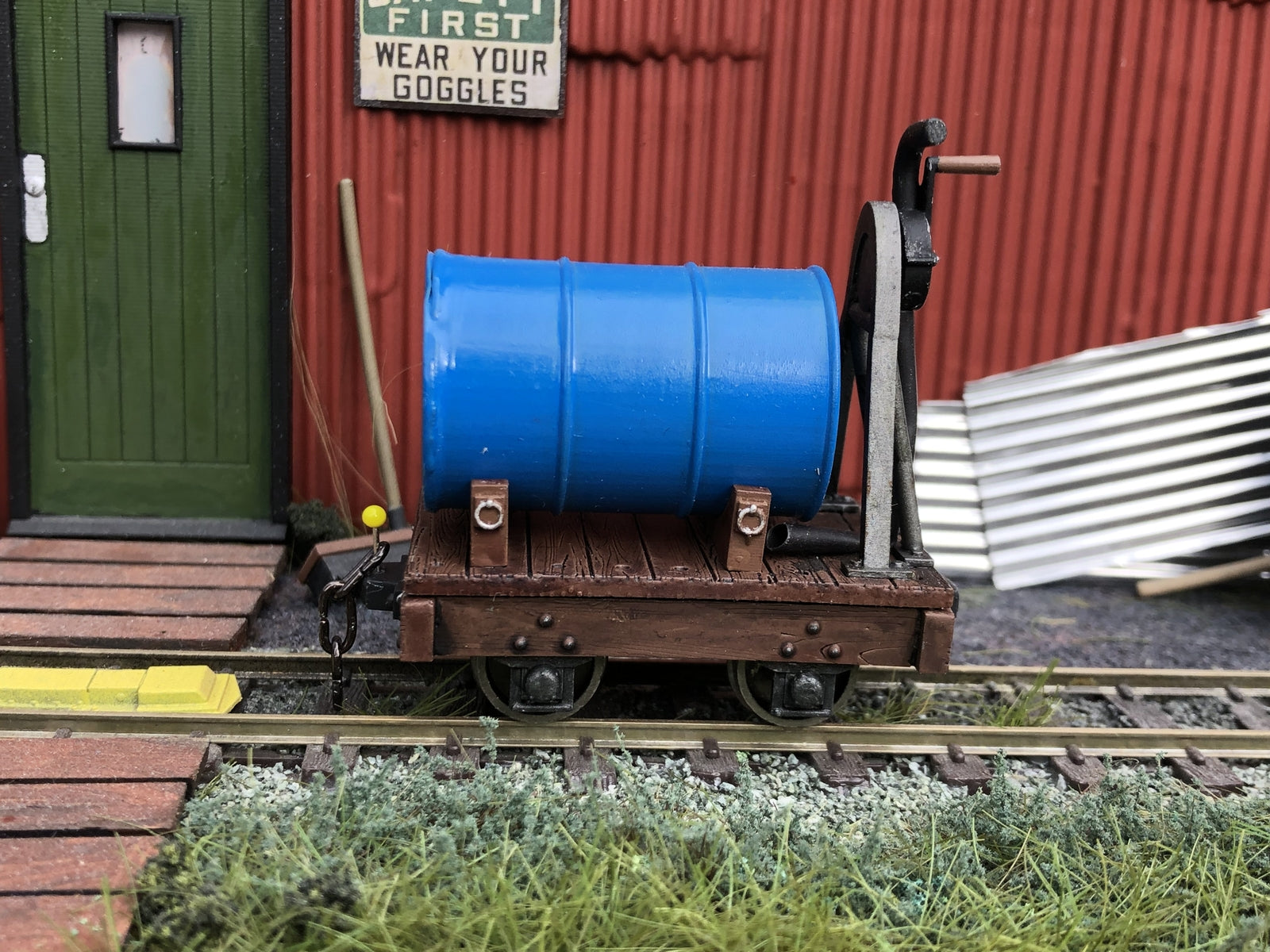 Gn15 narrow gauge petrol bowser wagon kit with single drum, pump frame and 12.5mm spoked wheels for model railway layouts