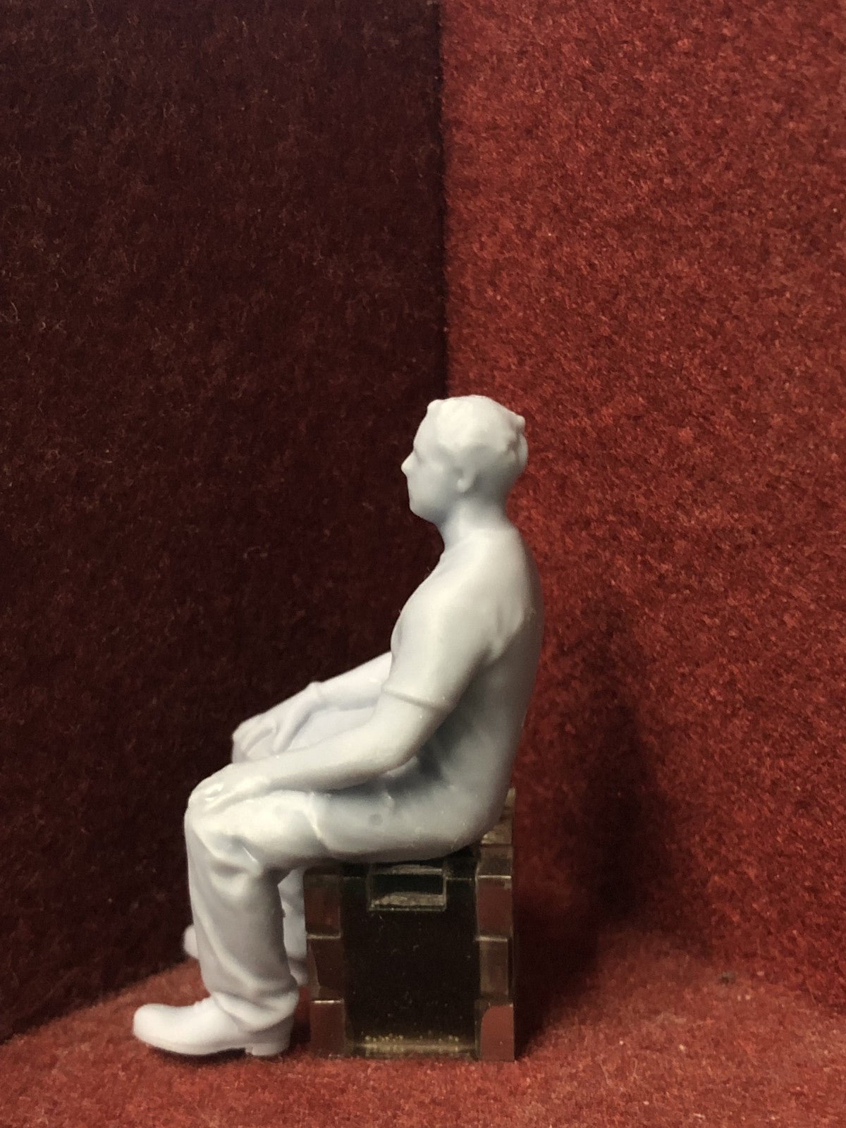 Unpainted 3D-scanned seated male figure for G scale 1:22.5 or GN15 model railways, approx 60mm tall