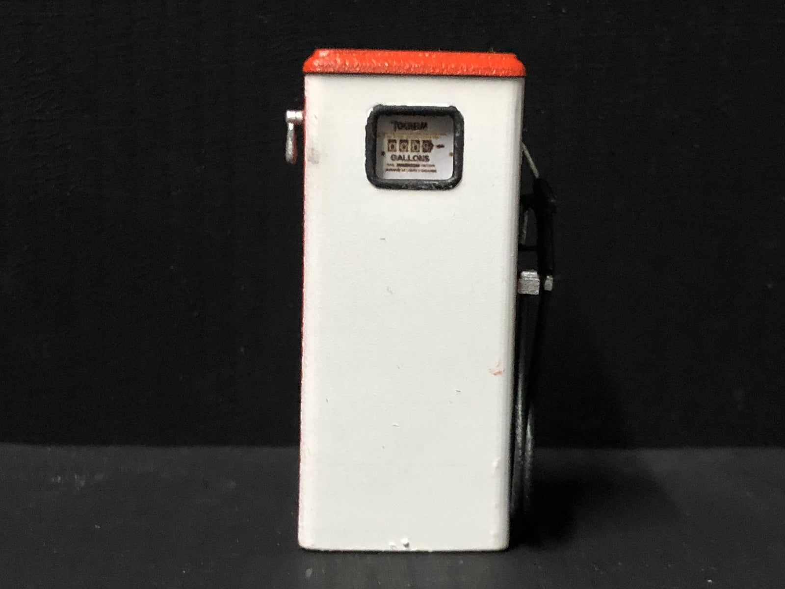 Unpainted G-scale Tokheim petrol and diesel pump scenery kit suitable for GN15 model railway layouts