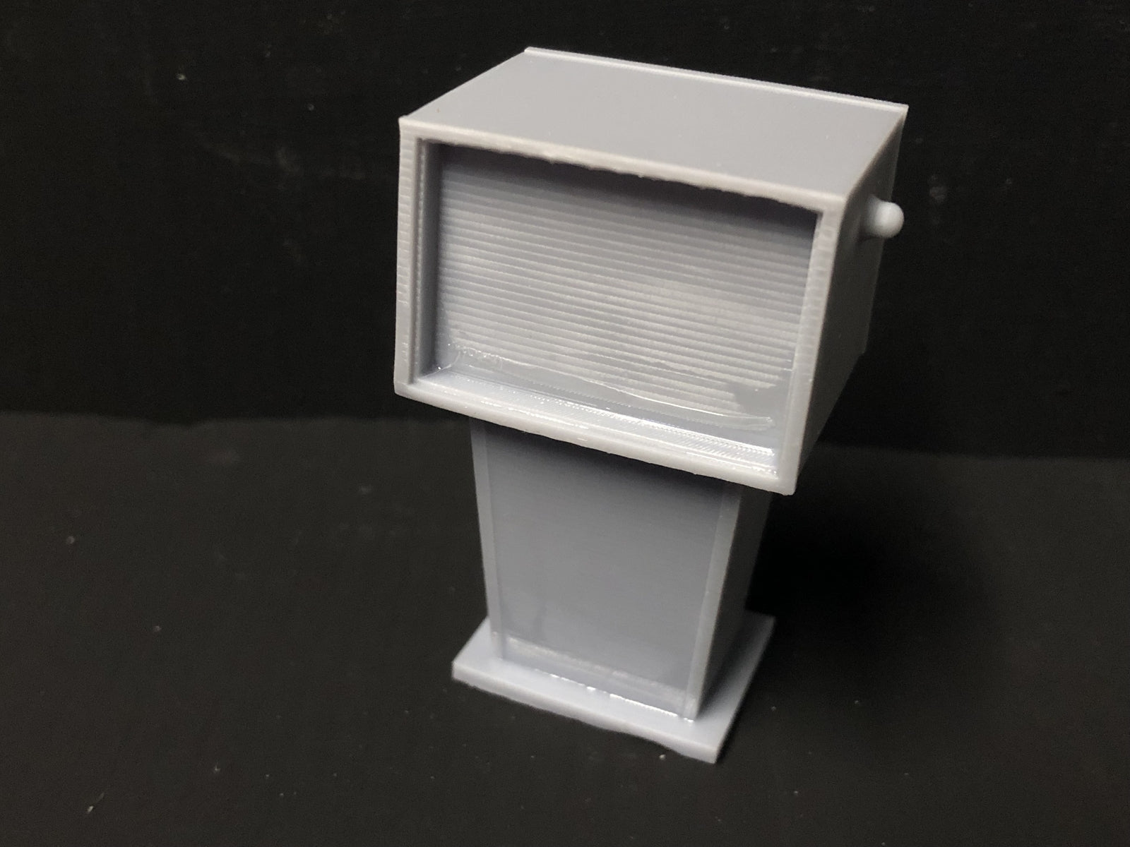 Unpainted G-scale Avery Hardoll 4000 petrol pump model kit, ideal scenic detail for GN15 narrow gauge railway layouts