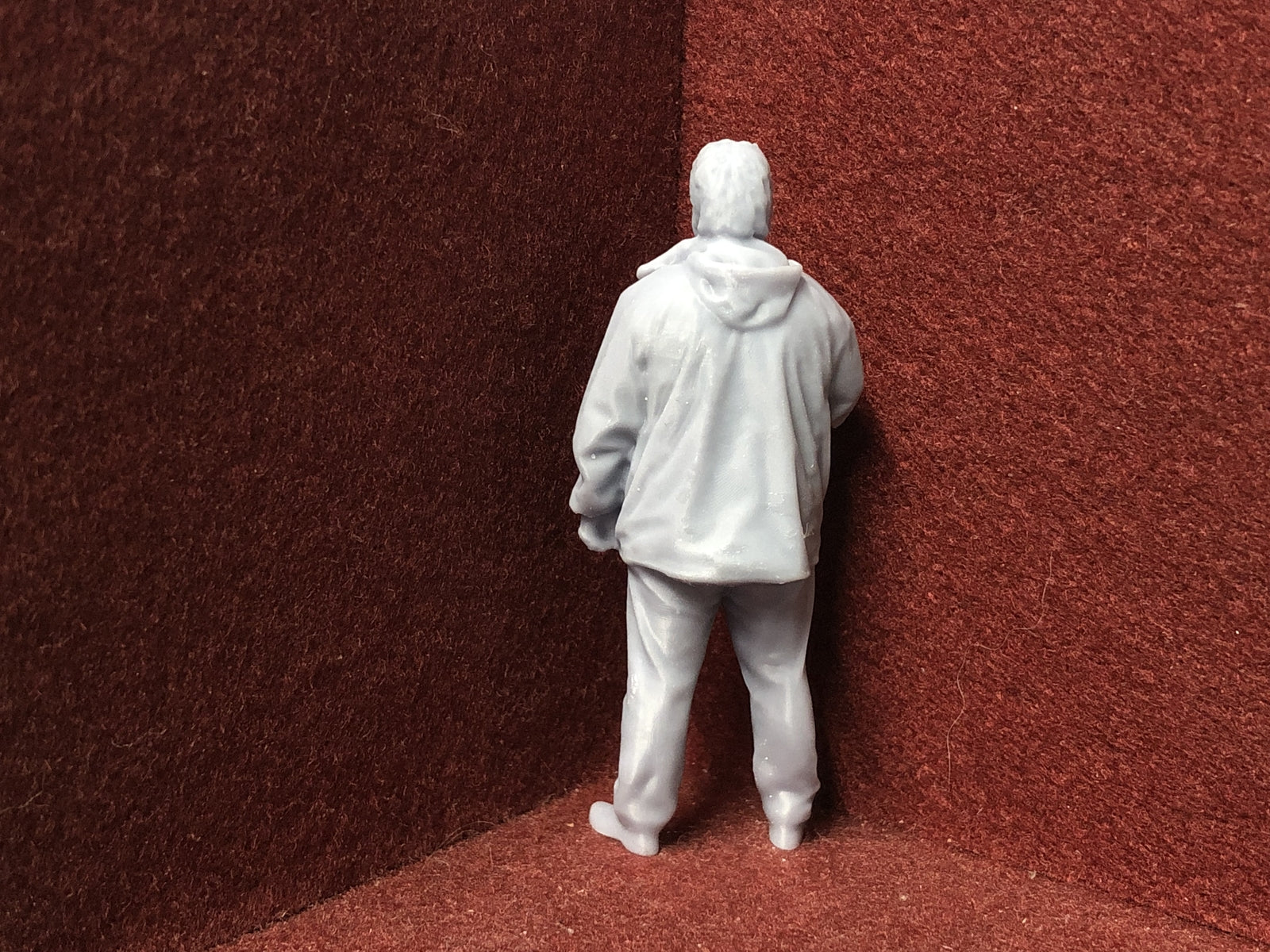 Unpainted G scale 1:22.5 driver figure standing with cup of tea for GN15 or G scale model railway layouts