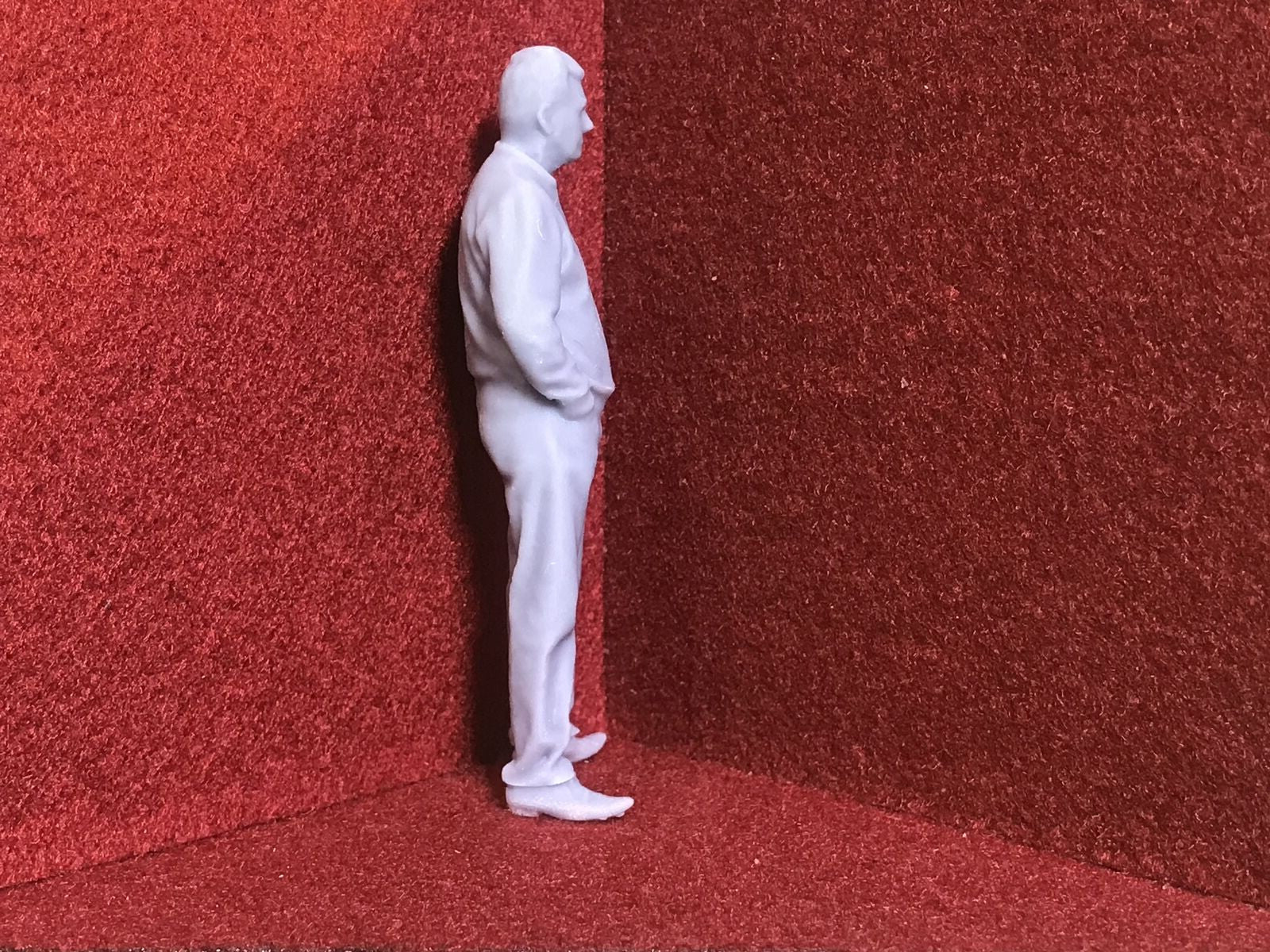 G-scale 1:22 GN15 male driver figure with hands in pockets, 3D scanned, standing for model railway layouts