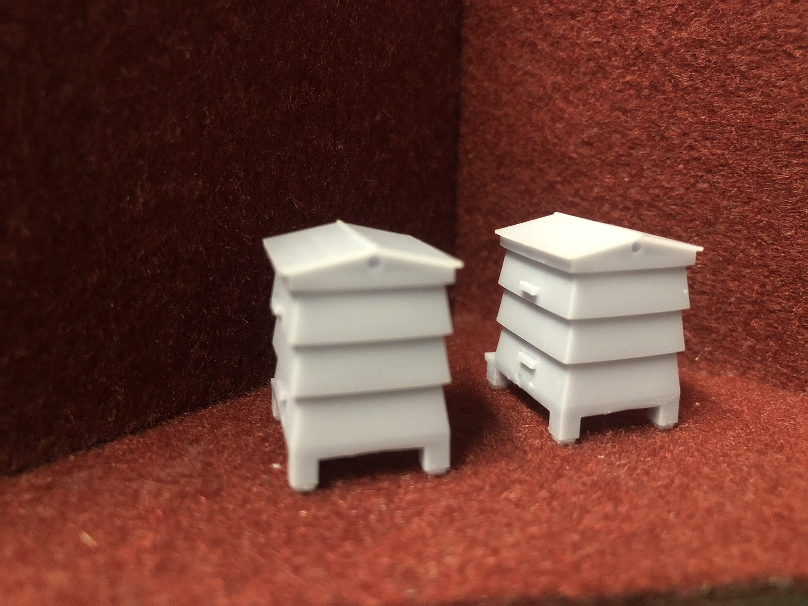 O gauge WBC beehive pair model kit, unpainted resin O scale accessories for realistic railway or miniature layout scenes