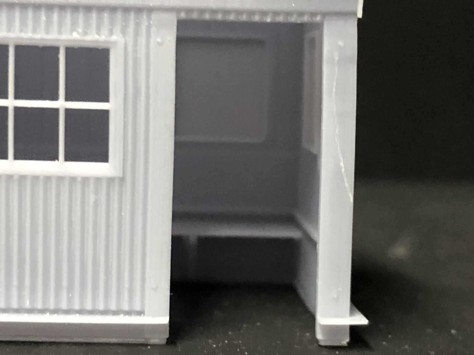OO9 narrow gauge OO gauge Sylfaen halt resin station hut kit with glazing in 4mm scale, supplied unpainted for model railways