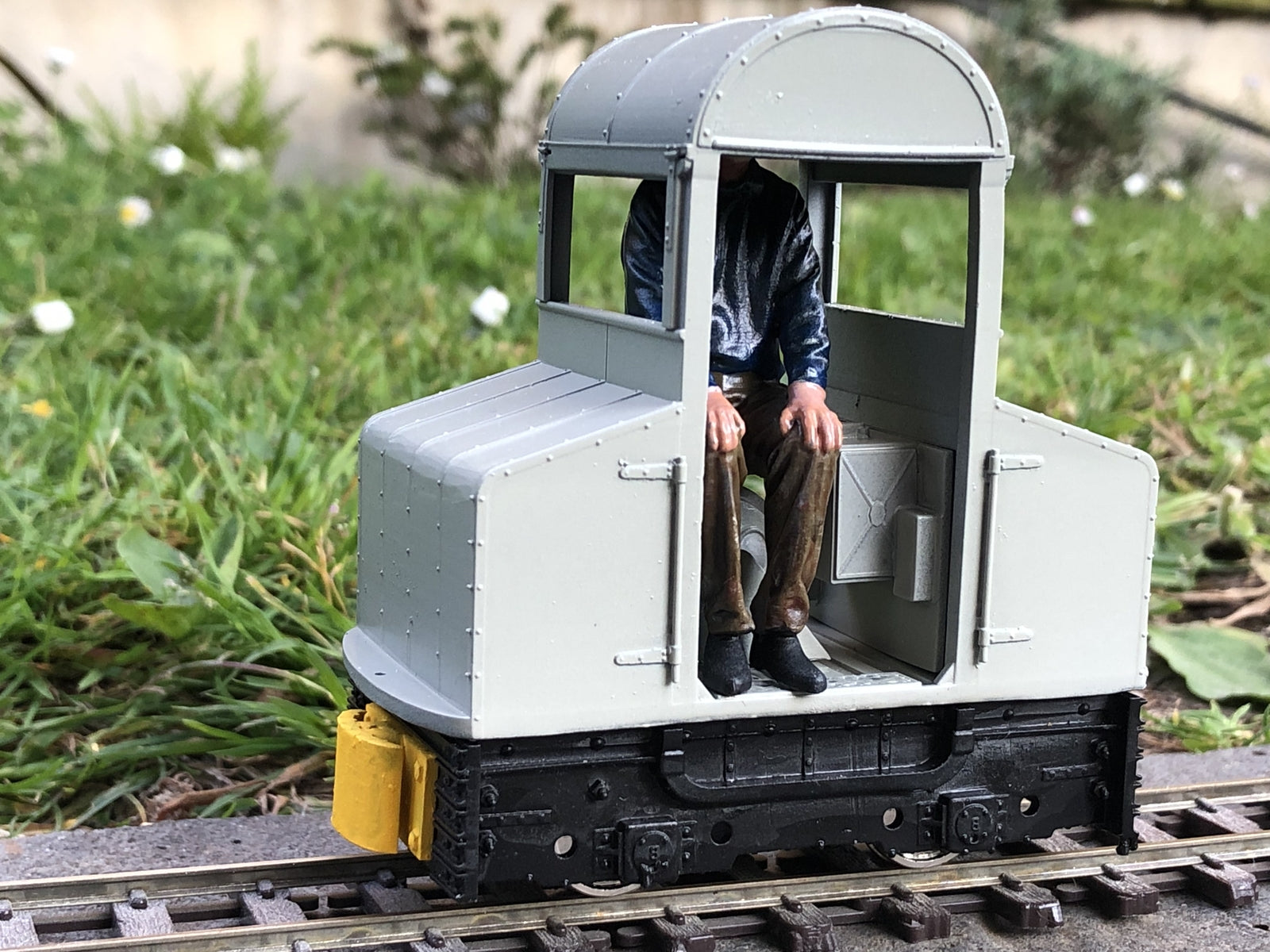 GN15 narrow gauge 1917 English Electric Brush critter munitions loco kit for industrial model railway layouts