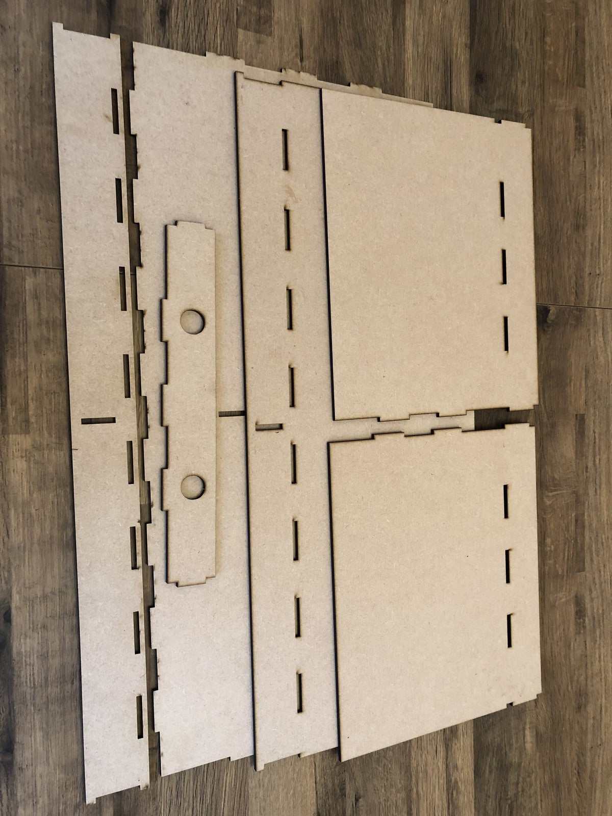 Rectangular 4mm MDF model railway diorama case, 60x30x25cm, shown with OO/4mm scale track and trains for layout illustration