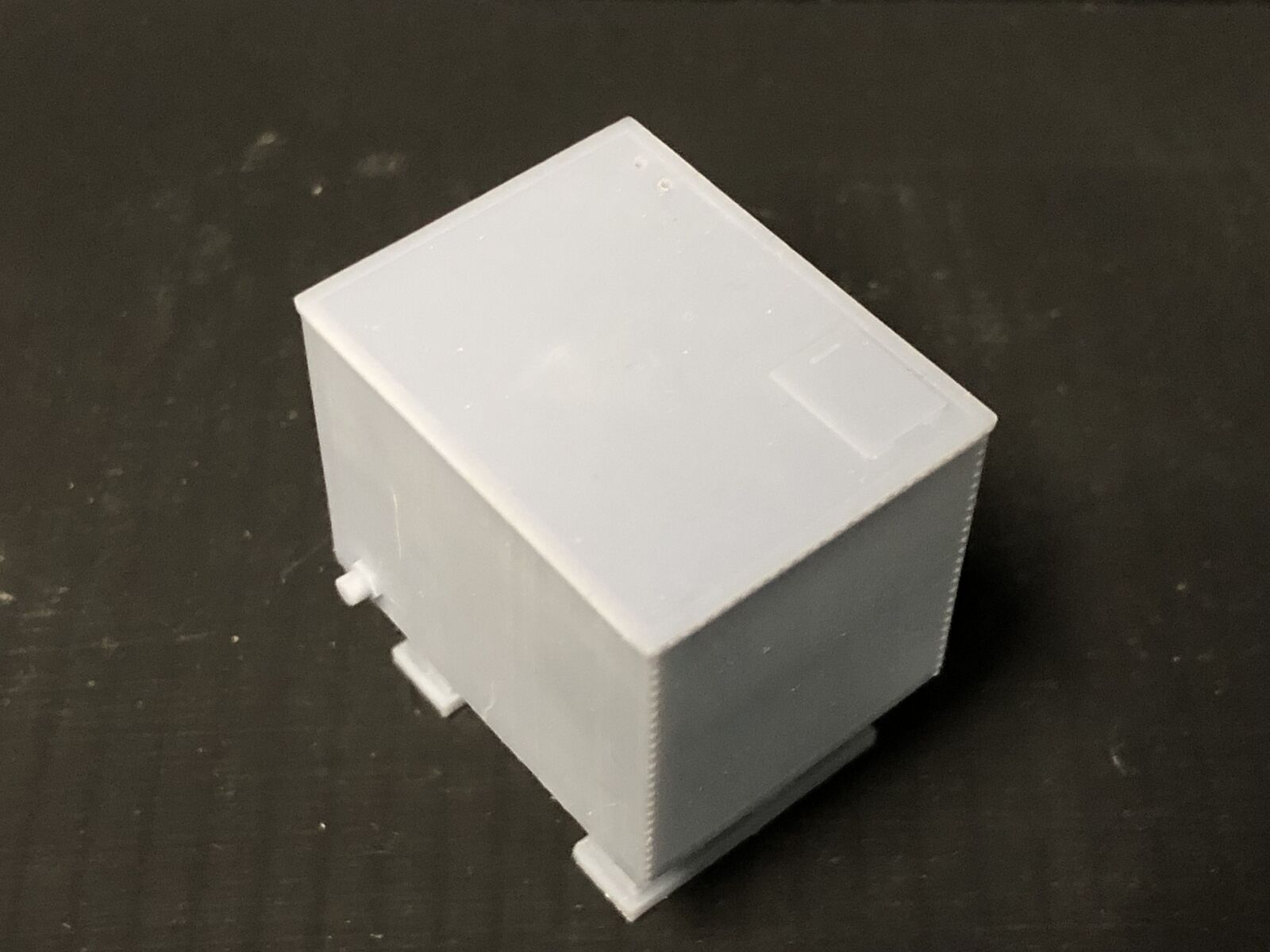 OO/HO/OO9 gauge model railway kit with two unpainted storage tanks on brick supports for depot or yard scenes