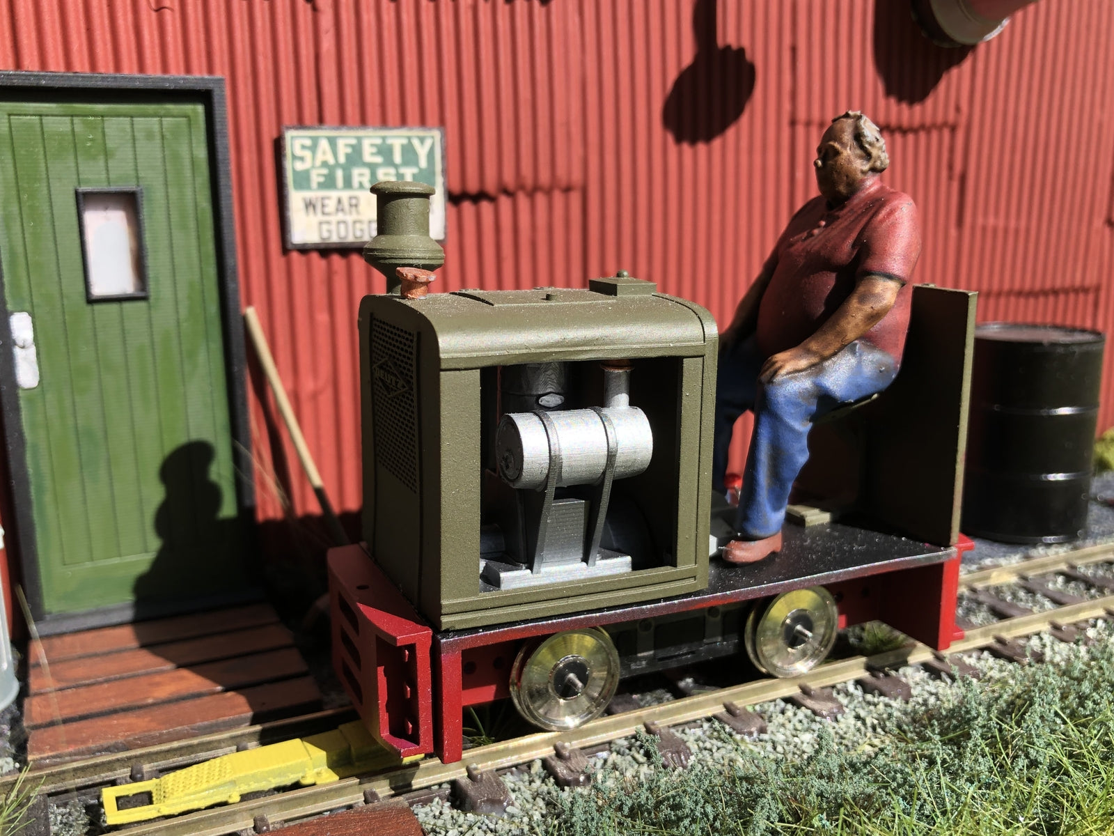 Unpainted GN15 Deutz single-cylinder diesel loco kit, G-scale body for 00 track, shown on a Tenshodo spud-style motor chassis