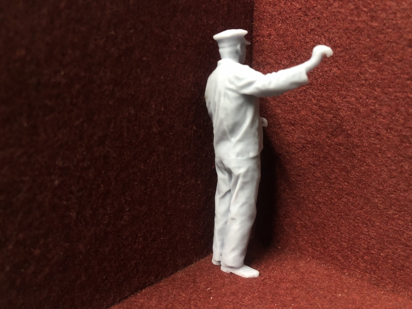 Unpainted G-scale 1:22.5 driver figure wearing a hat for GN15 or G-scale model railway layouts