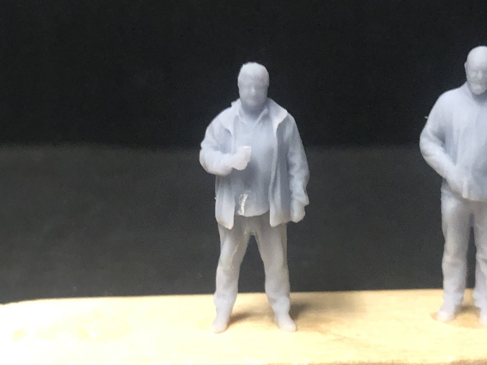 Unpainted 1:76 scale OO9/OO/HO resin figures multi-pack with six 23mm tall model railway people in assorted poses