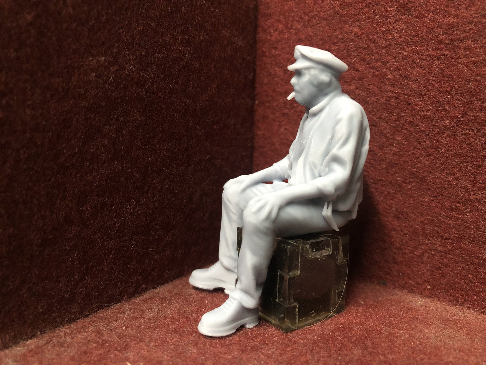 Unpainted G-scale 1:22.5 seated driver figure, 3D scanned, suitable for GN15 narrow gauge model railway layouts