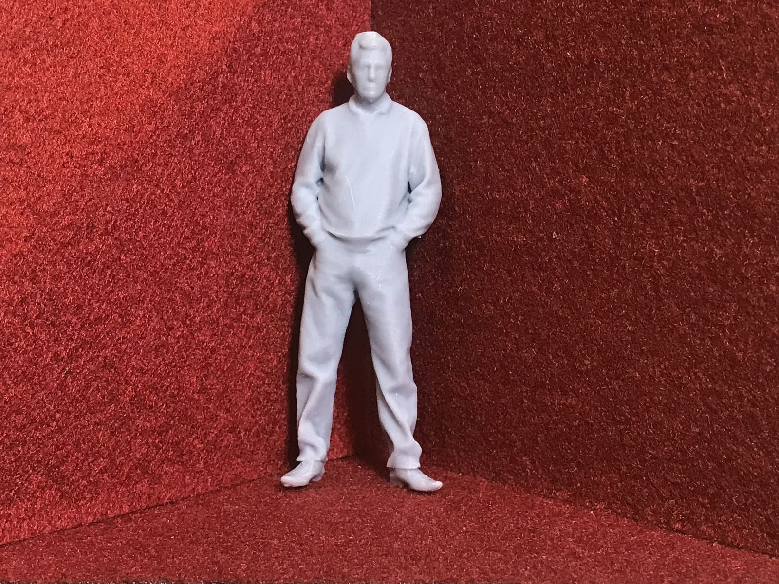 G-scale 1:22 GN15 male railway figure with hands in pockets, 3D scanned, standing pose for driver or yard scene