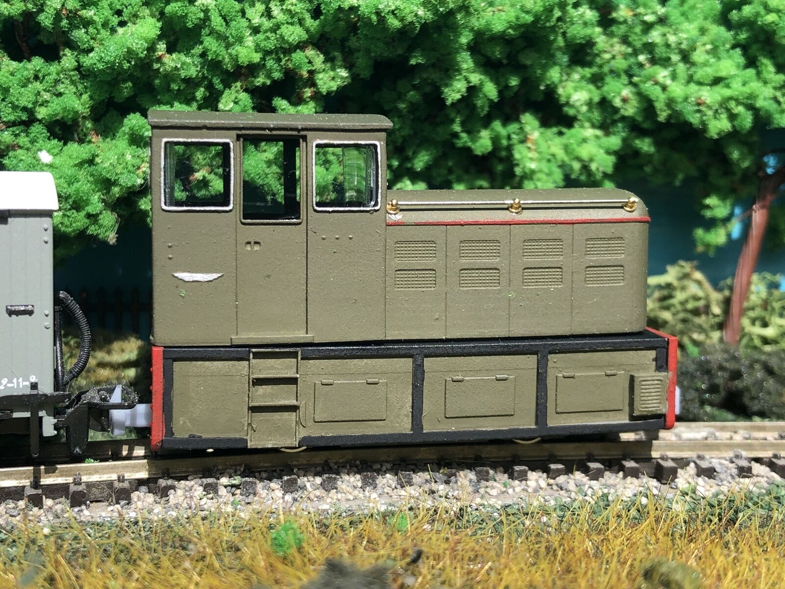 OO9 narrow gauge Fowler MFP No.4 diesel locomotive kit body shown fitted to a Kato 11-109 motor bogie chassis