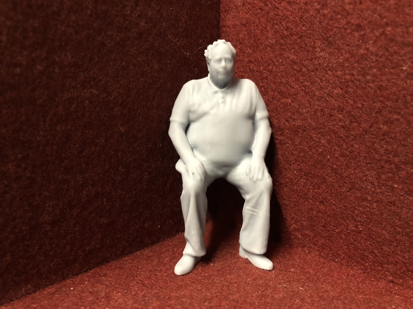 16mm scale 1:19 seated driver figure for garden railways, 3D scanned, suitable for SM32 model railway layouts