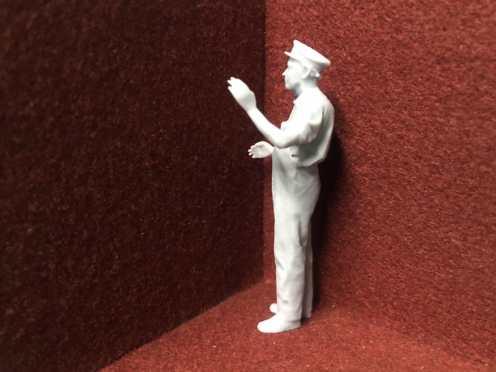 Unpainted G scale 1:22.5 driver figure in overalls for GN15 narrow gauge model railway layouts