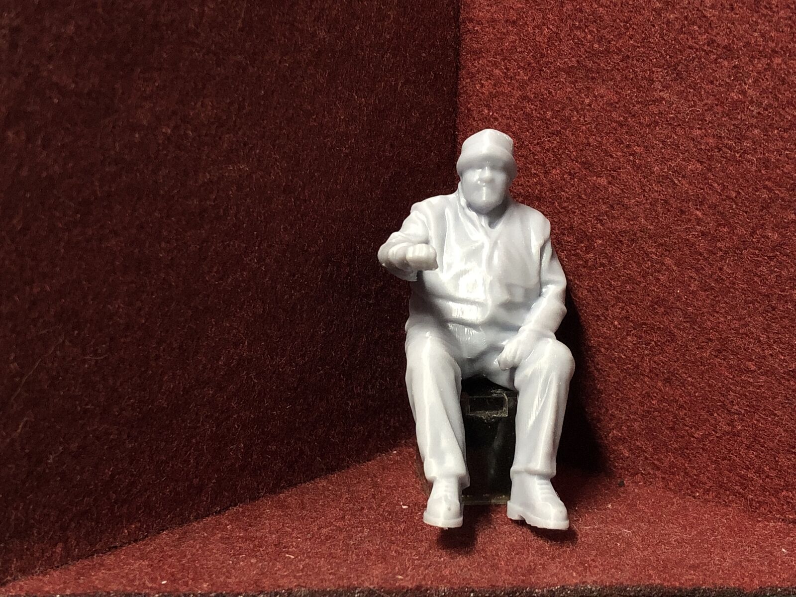 G-scale 1:22.5 seated driver figure for model railways, suitable for GN15 narrow gauge layouts