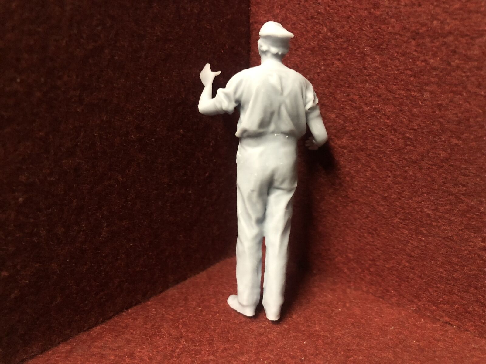 Unpainted G-scale 1:22.5 driver figure in overalls for GN15 narrow gauge model railway layouts