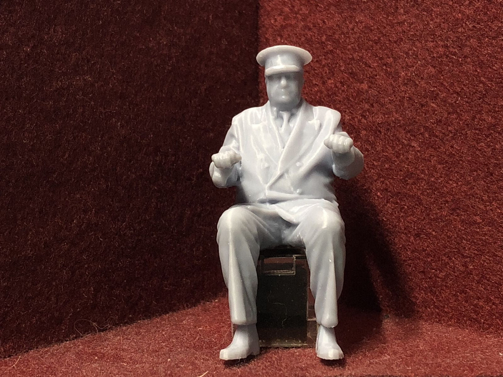 G-scale 1:22.5 seated driver figure for model railways, suitable for GN15 narrow gauge layouts.