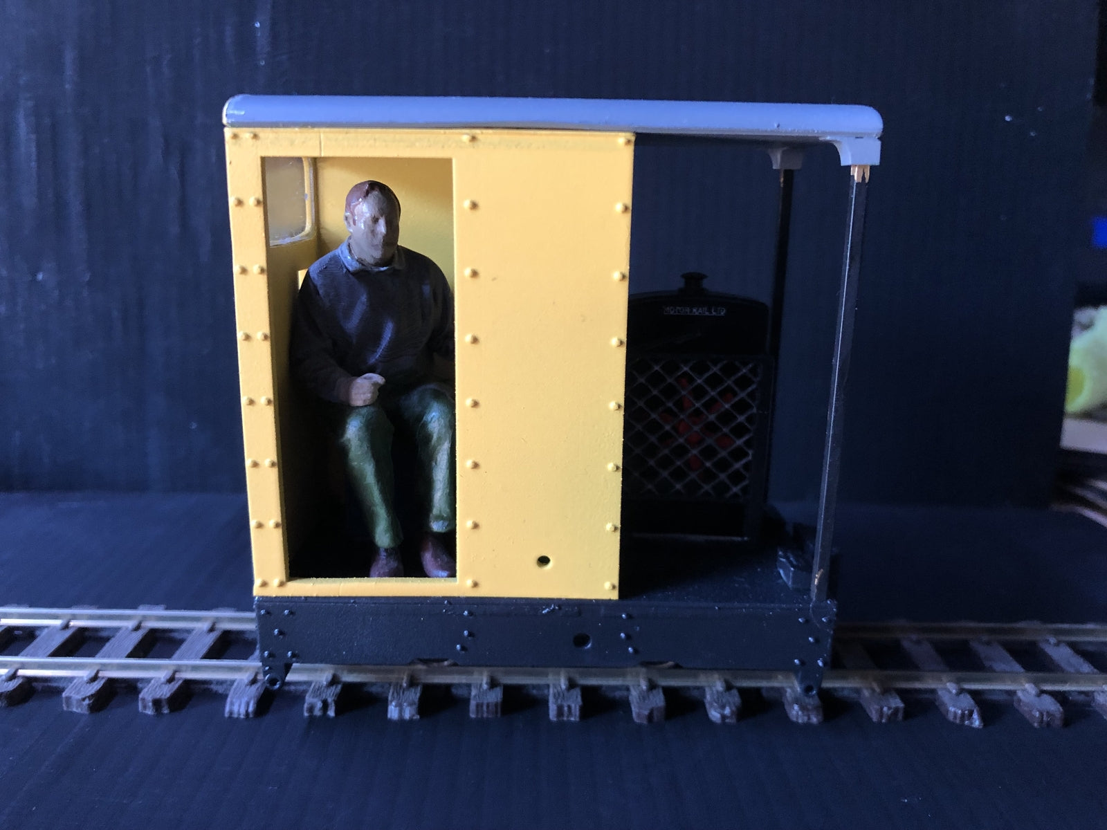 GN15 Simplex caravan diesel critter kit in G scale for 00 gauge track, shown on a Tenshodo spud motor bogie chassis