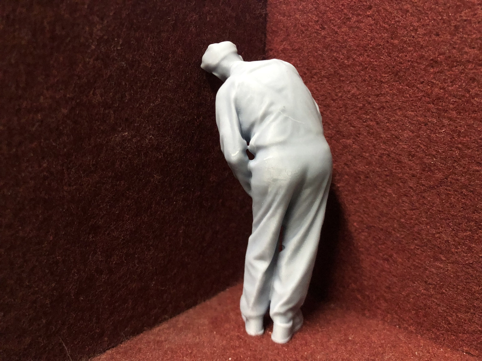 Unpainted 16mm 3D-scanned male figure peering ahead for G scale 1:22.5 garden railways and SM32 layouts