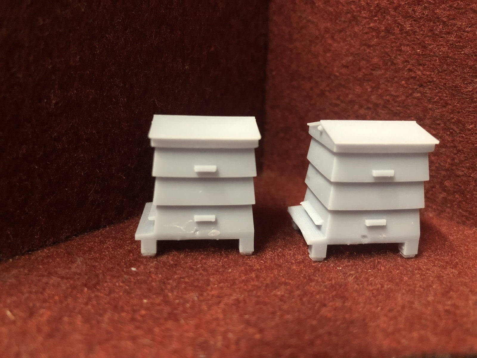 O gauge WBC beehive pair model kit, unpainted resin O scale accessories for realistic railway or miniature layouts