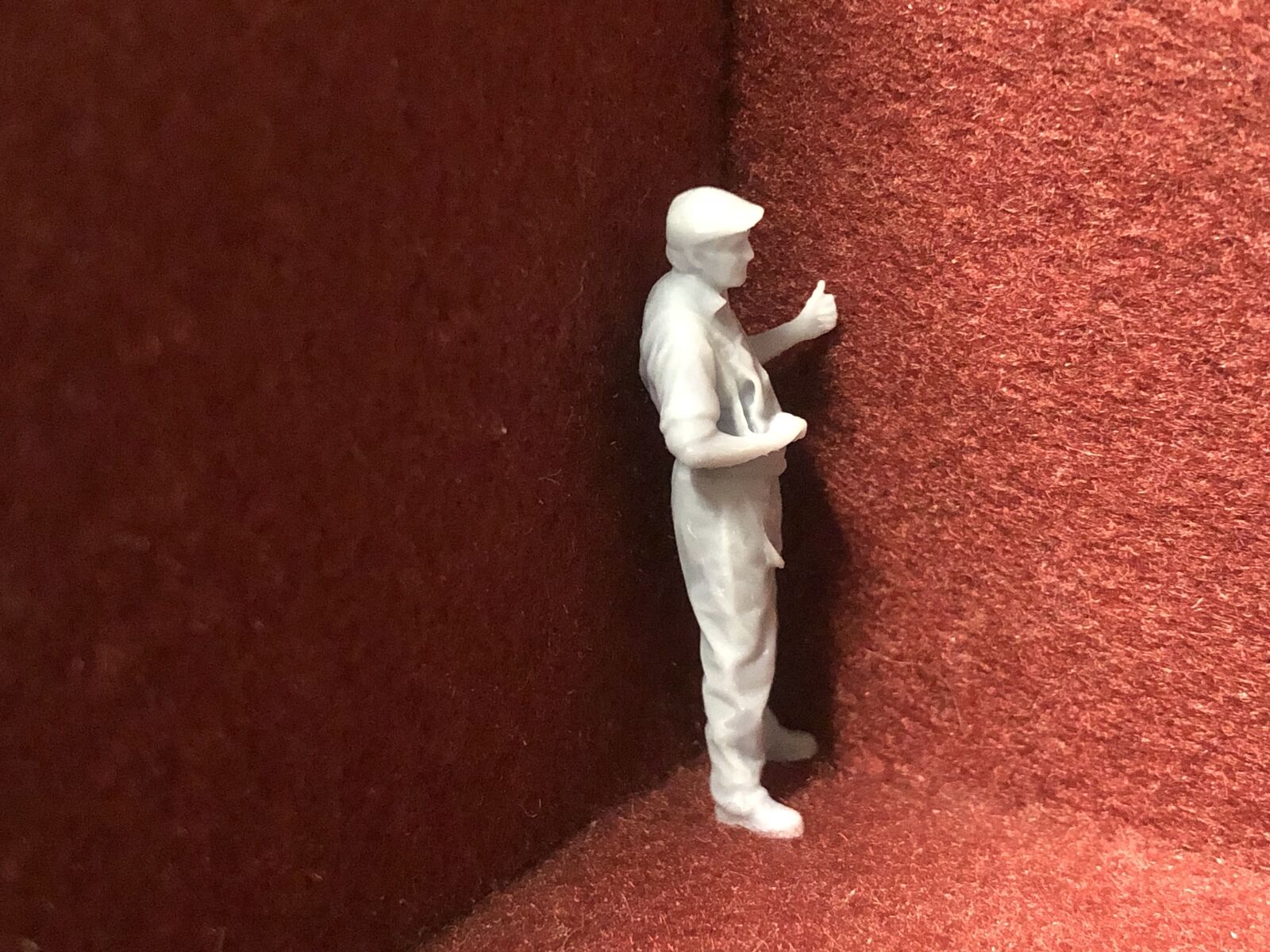 NG7 / O gauge 1:43.5 unpainted resin loco crew multi-pack with six assorted 39mm-tall figures in varied poses ready to paint