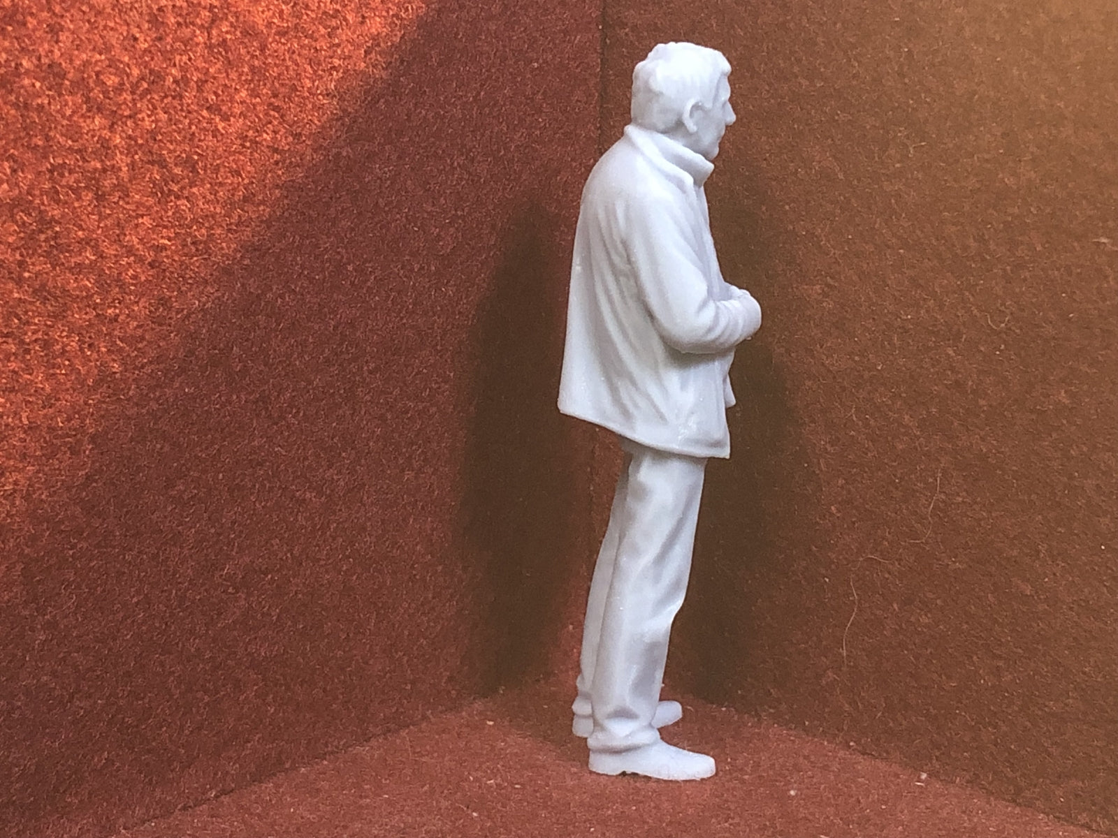 G-scale 1:22 figure kit of a 3D-scanned male driver for GN15 or yard scenes, approx 78mm tall