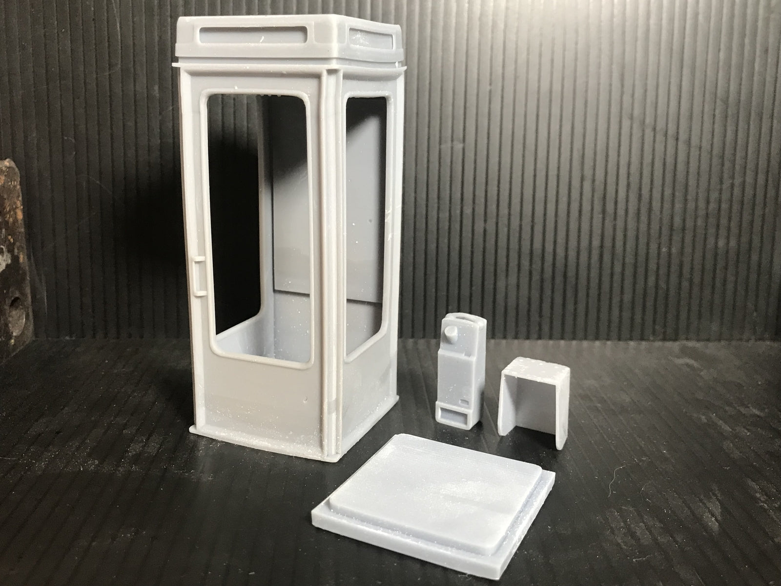 G-scale BT K8 red phone box model scenery piece, ideal for GN15 narrow gauge model railway layouts