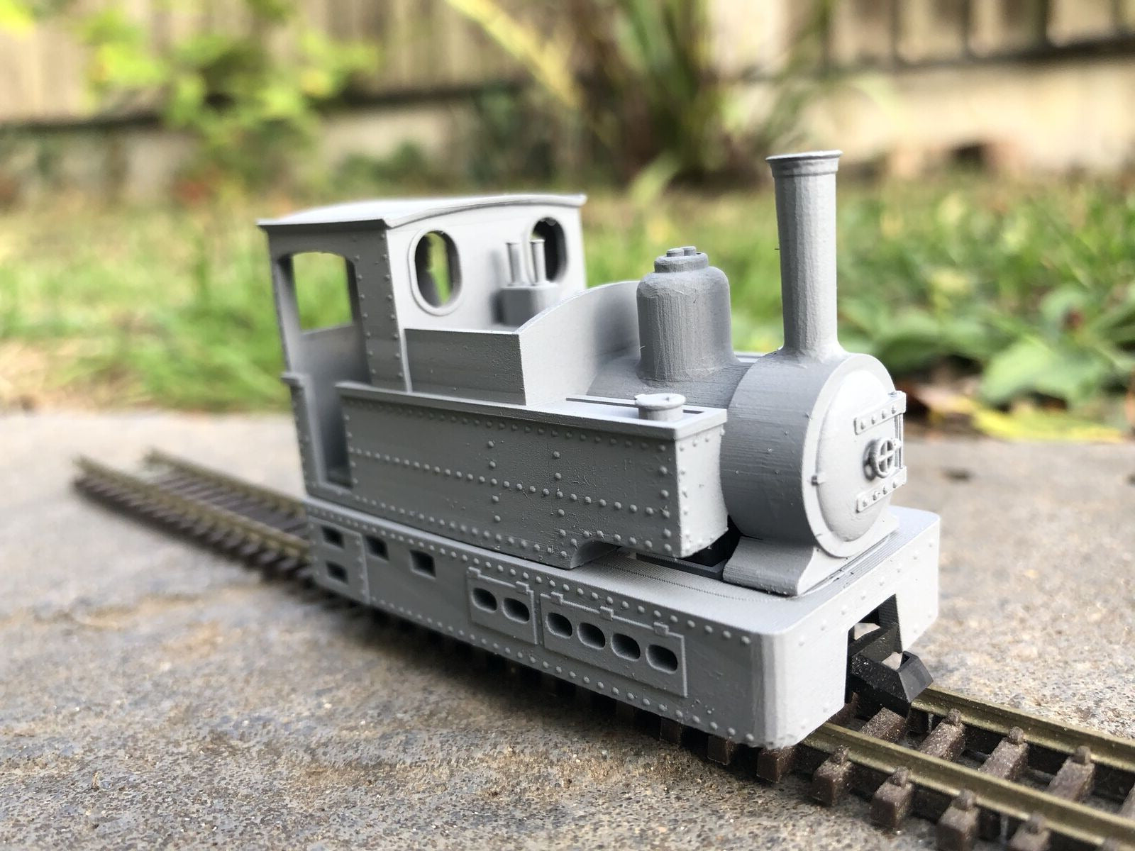 OO9 narrow gauge steam locomotive kit with coal bunker, designed to fit a Kato 11-109 motor bogie chassis