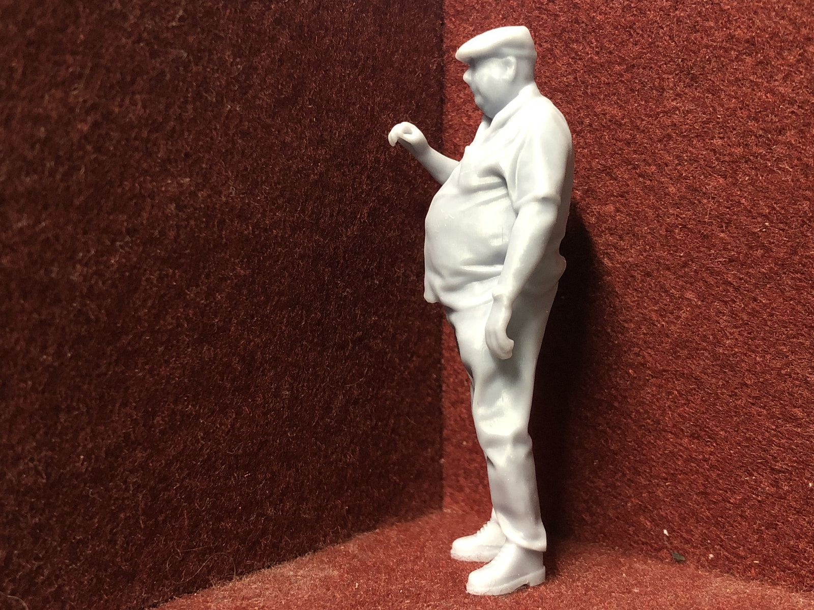 Unpainted 3D-scanned G scale 1:22.5 driver figure with hat for GN15 narrow gauge model railway layouts