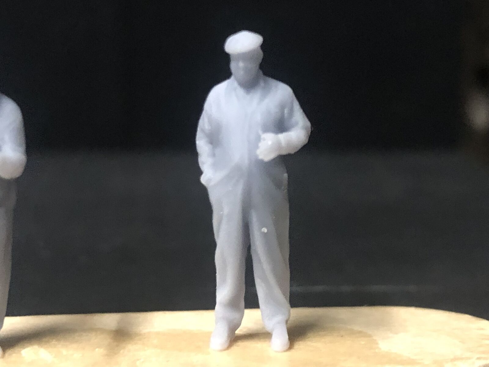 Unpainted 1:76 scale loco crew multi-pack with six OO9/OO/HO resin figures in assorted standing and seated poses.